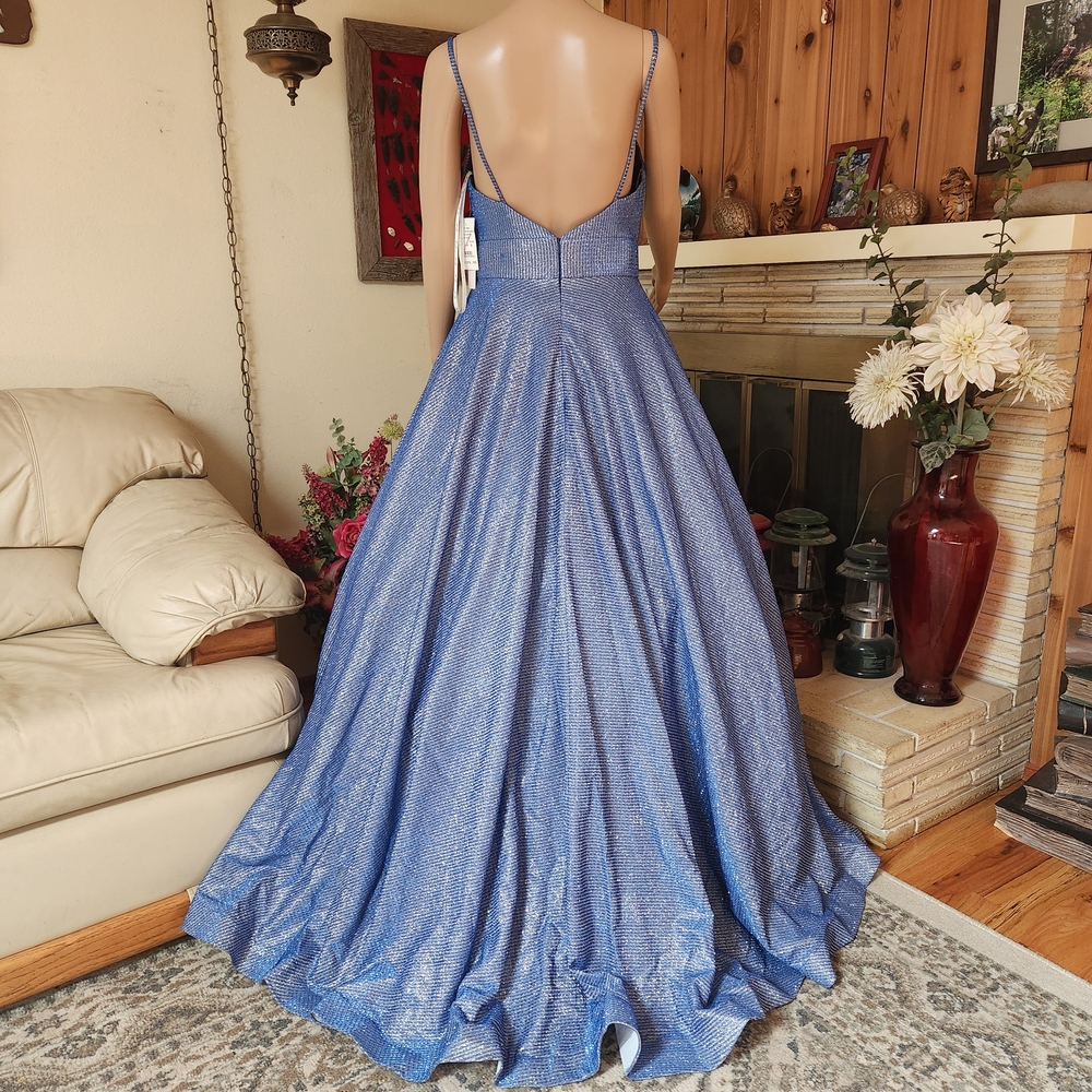 NWT Camille La Vie Sparkly Blue Gown - Size 6 - Picture 3 of 12